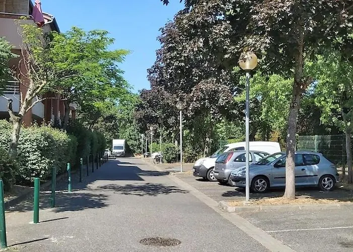 Apartment Les Capitouls - Avec Entree Autonome, Clim Neuve, Jardin, Parking Prive & Sa Piscine ! - Toulouse