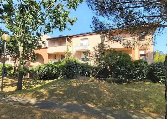 Les Capitouls - Avec Entree Autonome, Clim Neuve, Jardin, Parking Prive & Sa Piscine ! -