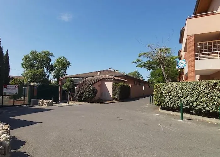 Apartment Les Capitouls - Avec Entree Autonome, Clim Neuve, Jardin, Parking Prive & Sa Piscine ! -