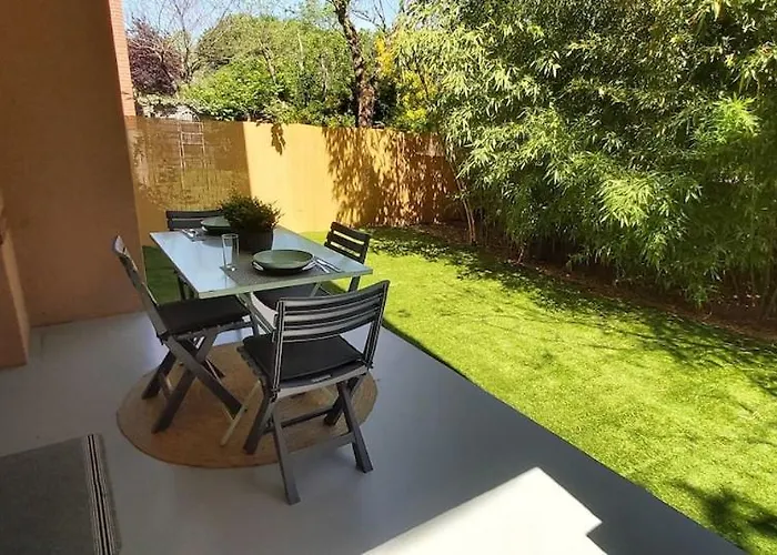 Appartement Les Capitouls - avec entrée autonome, clim neuve, jardin, parking privé&sa piscine ! - Toulouse